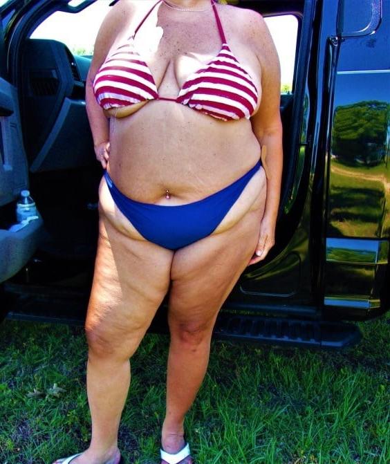25P sexy matures, curvy, and BBWs in swim suits