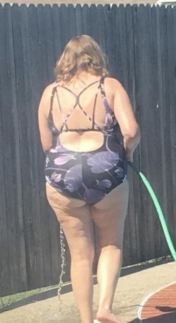 25P sexy matures, curvy, and BBWs in swim suits