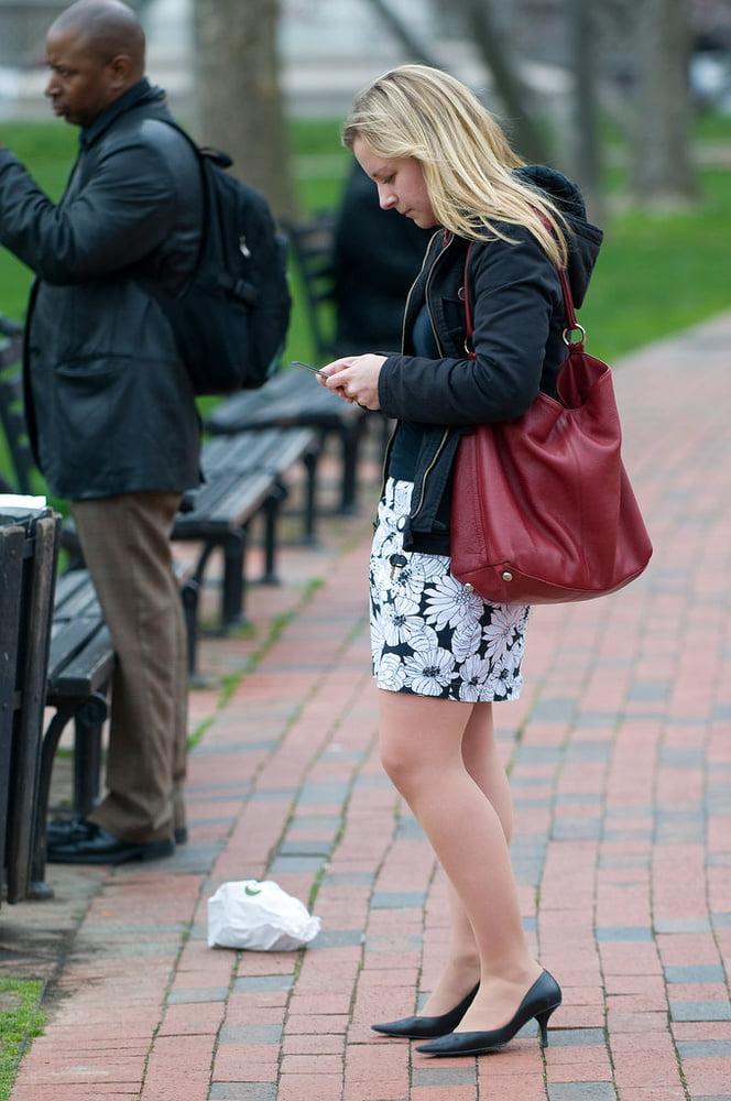 25P pantyhose in the streets 2