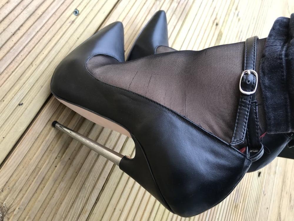 25P heels 83