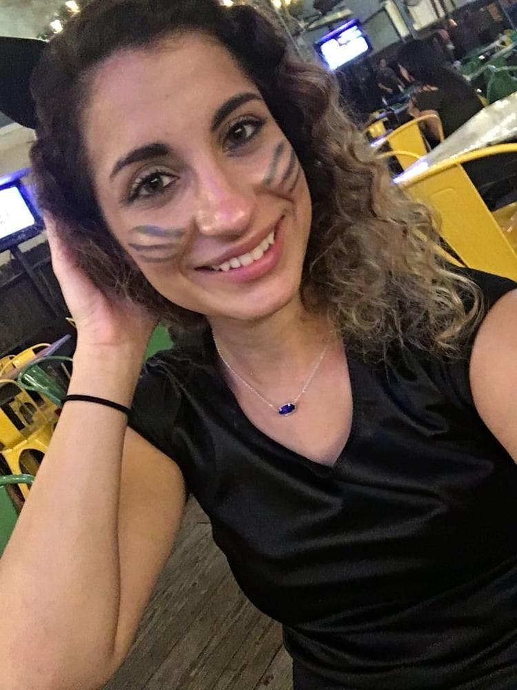 16P Hot Brunette Busty Tits Sexy Ass