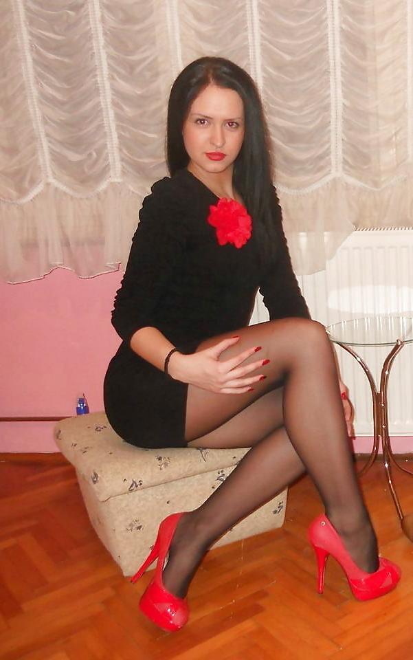 25P Teens In Formal Attire Wearing Pantyhose