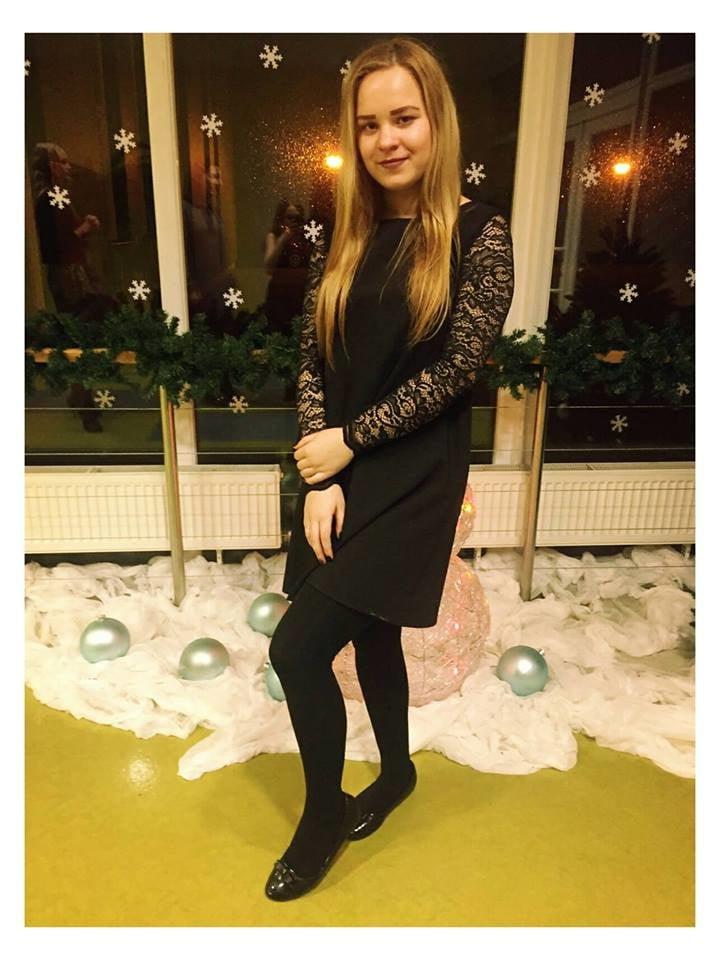 25P sexy females in tights pantyhose nylons 121