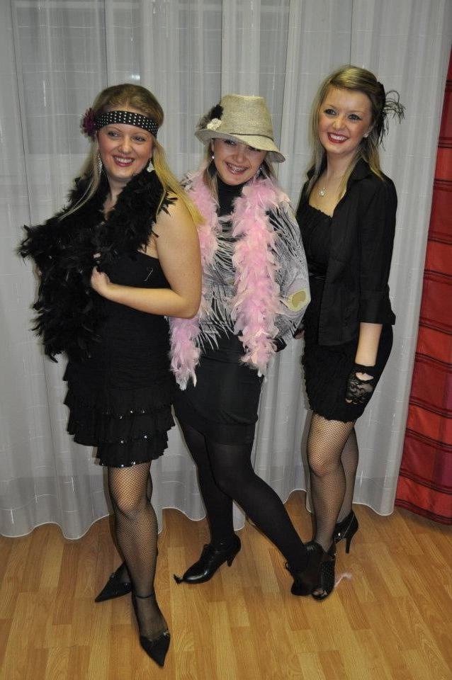 25P sexy females in tights pantyhose nylons 121