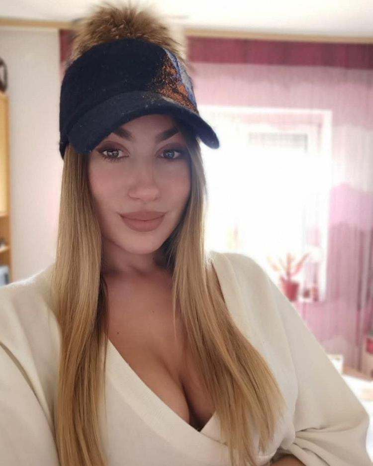 25P Biljana M. Fit Serbian Babe
