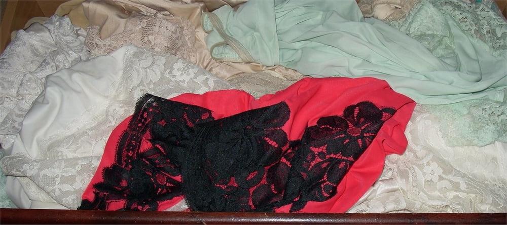 25P Silky Lacy Lingerie Slips Panties And More !