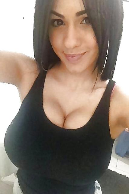 25P Kleid mit großer Brust 7