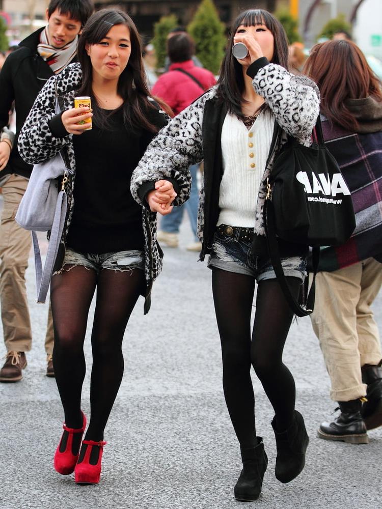 25P Street Pantyhose - Real Life Asian Cunts in Tights