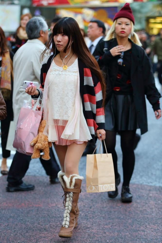 25P Street Pantyhose - Real-Life Asian Cunts in Tights