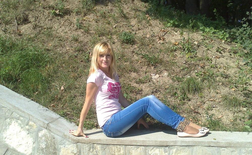 25P sexy females in tights pantyhose nylons 119