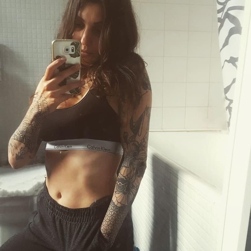 9P VANESSA FRENCH TATOU WHORE