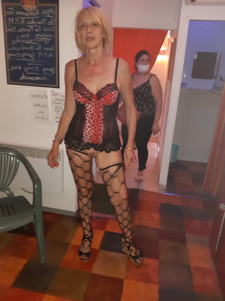 25P sexy shared French Granny