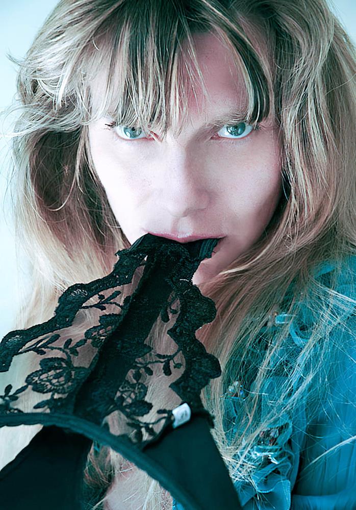 25P Freaky French Milf #4 (15+ years ago)