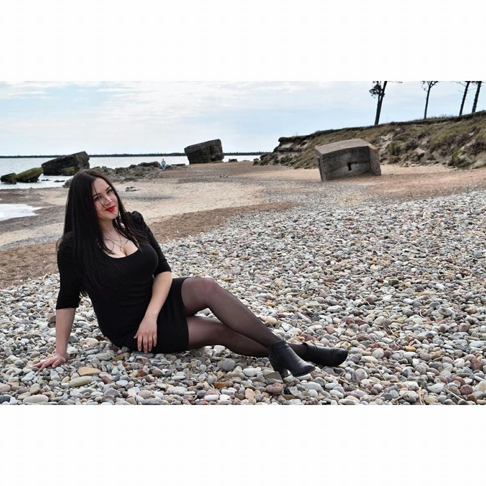 25P sexy females in tights pantyhose nylons 118