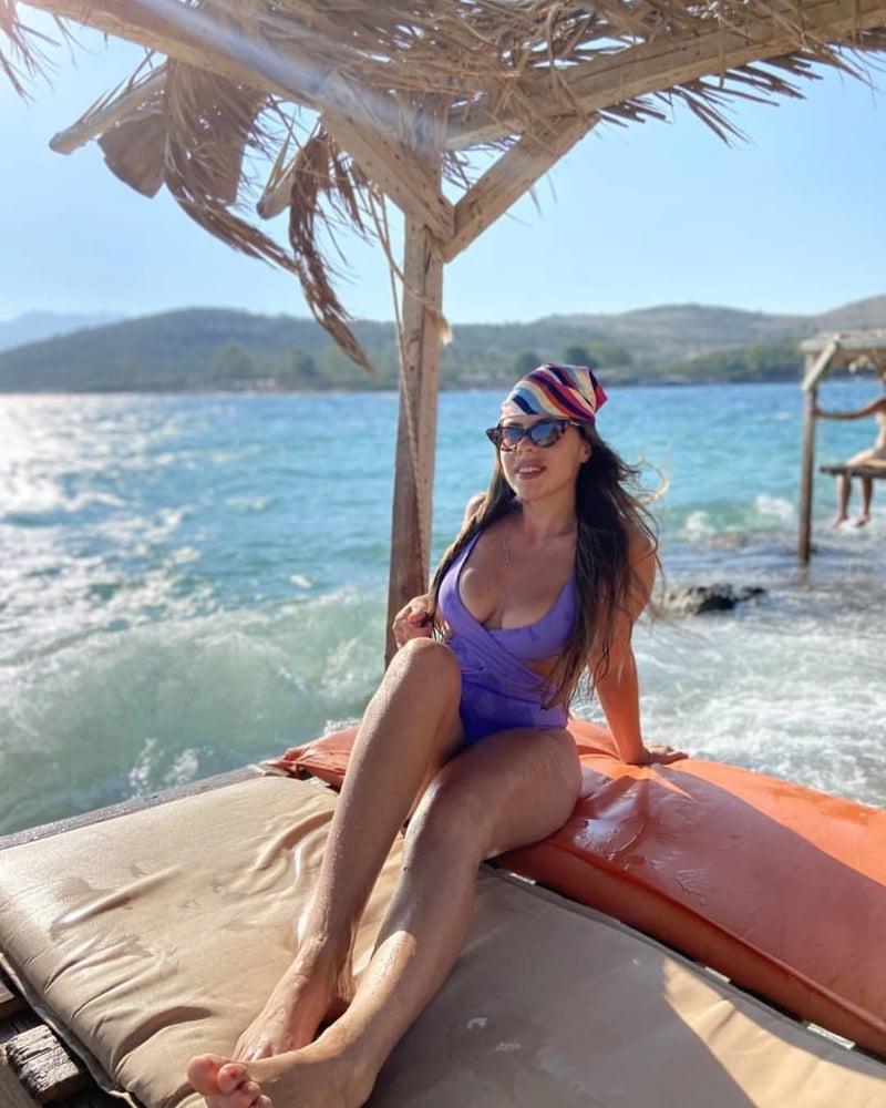 25P Serbian hot slut girl Saska Velickovic