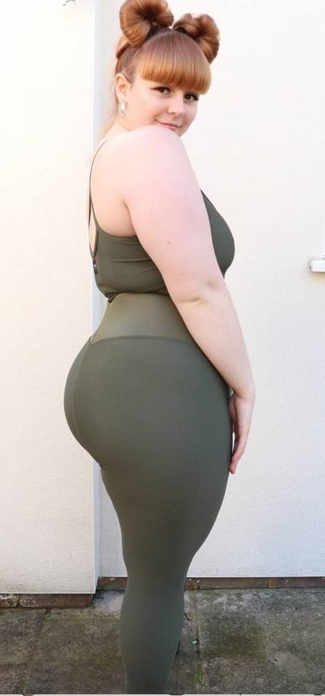 12P Thick thighs girl worship