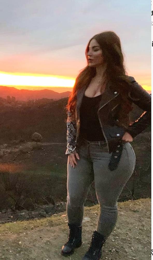 12P Thick thighs girl worship 2