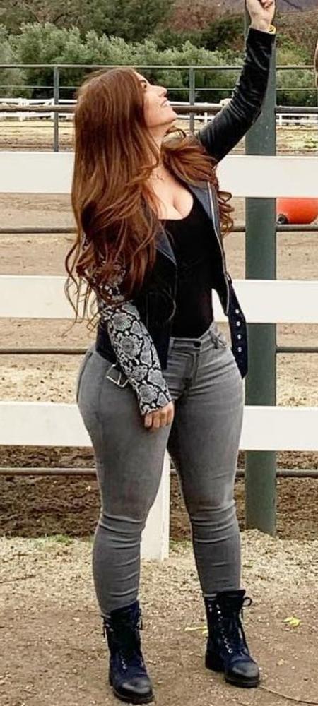 12P Thick thighs girl worship 2