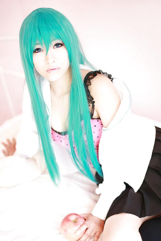 19P Hatsune Miku sexy cosplay