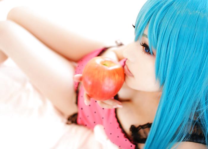 19P Hatsune Miku sexy cosplay