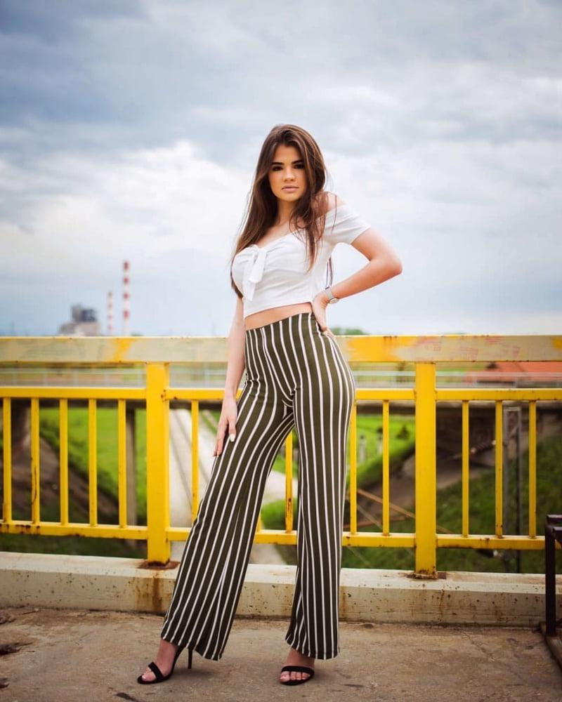 25P Serbian hot teen whore beautiful ass Ivona Stojanovic