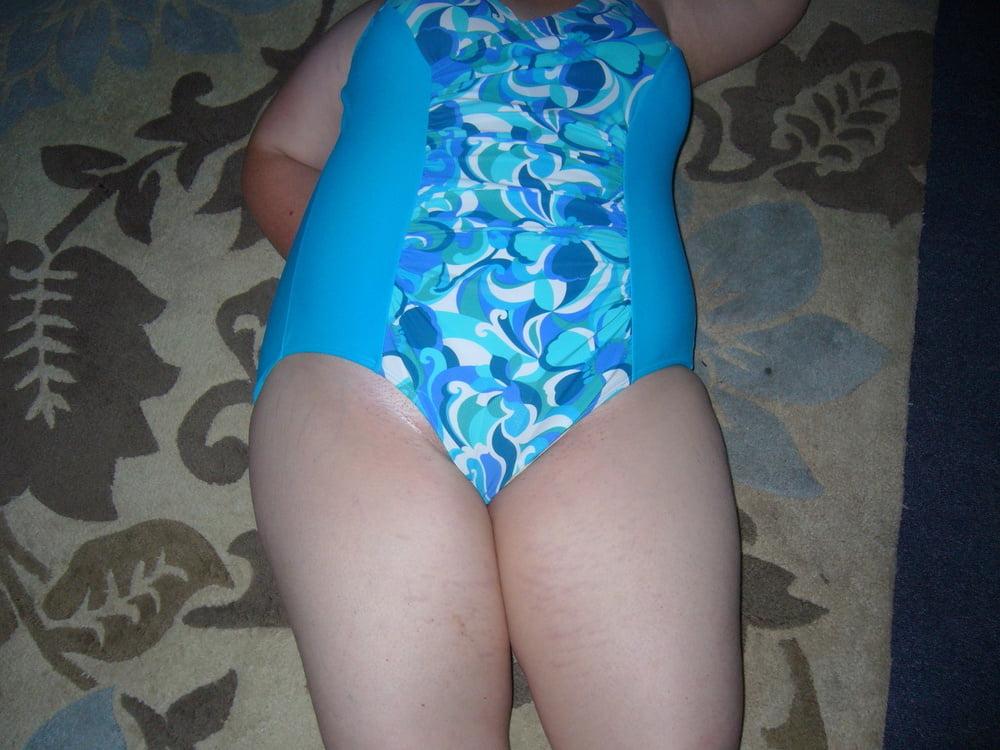 24P fatpig in  her swimwear
