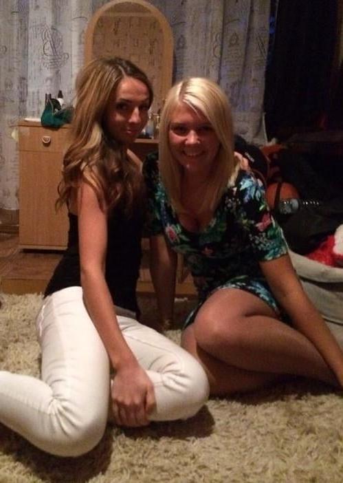 25P sexy females in tights pantyhose nylons 117