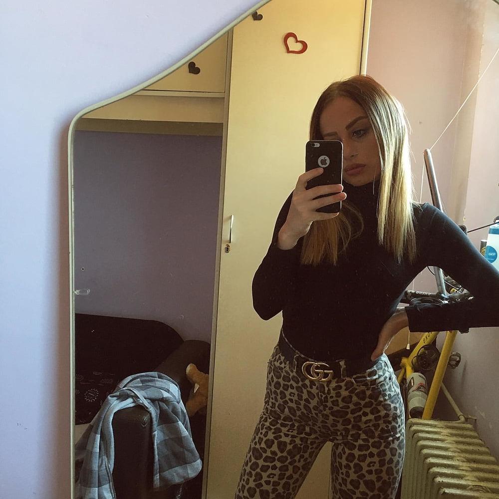 25P Serbian hot skinny blonde whore girl Ana Stojilkovic