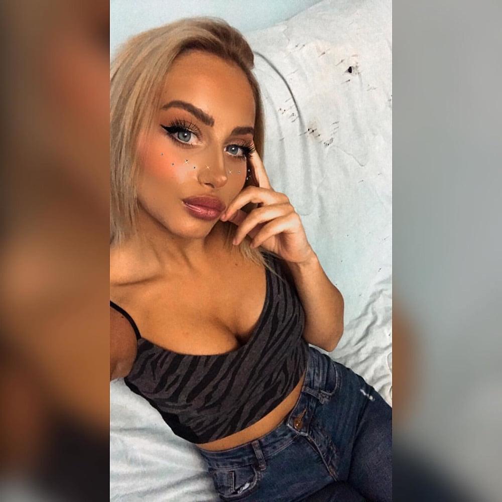25P Serbian hot skinny blonde whore girl Ana Stojilkovic