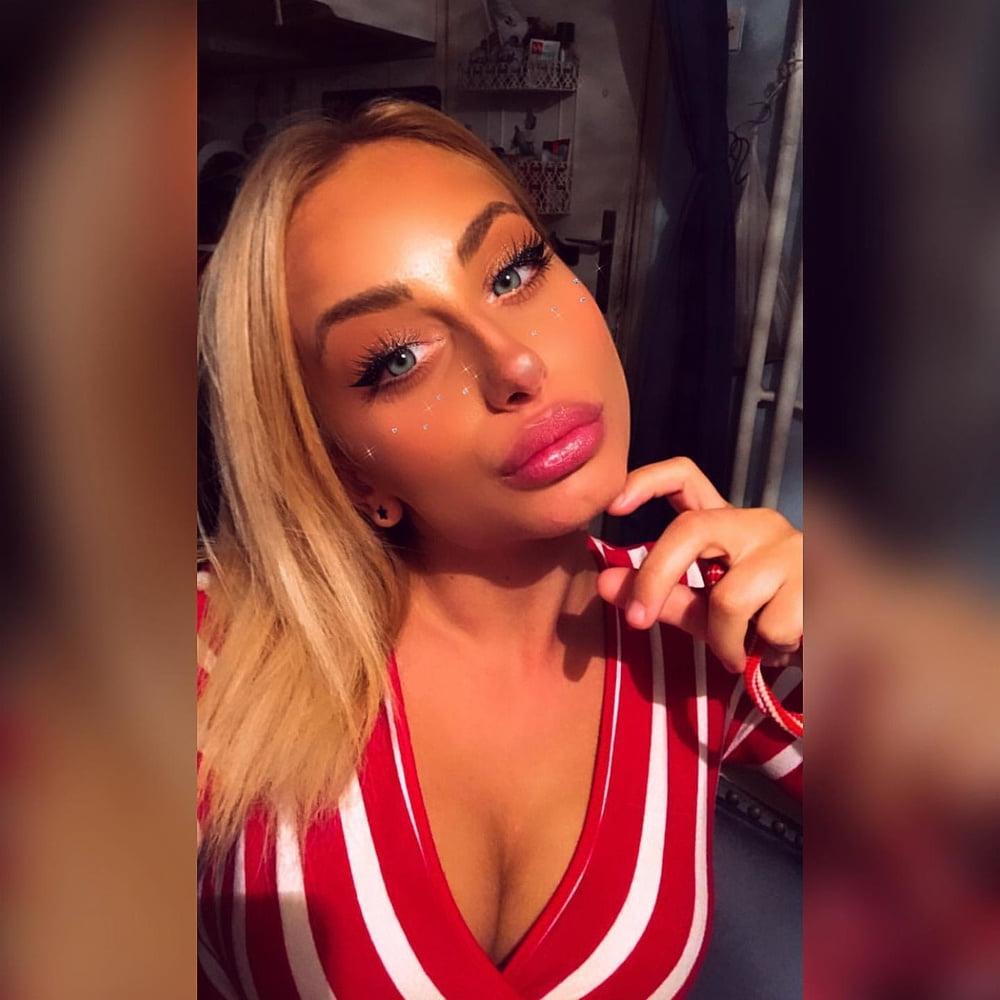 25P Serbian hot skinny blonde whore girl Ana Stojilkovic