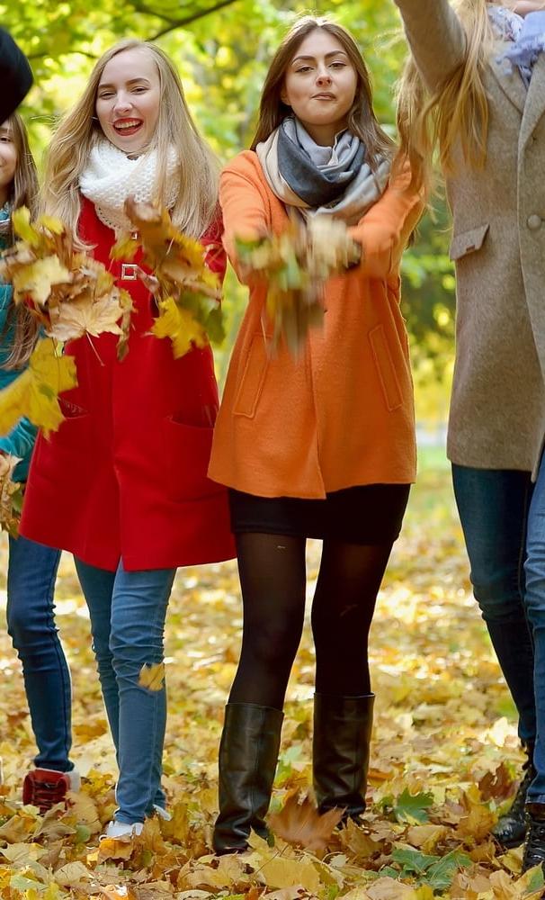 23P Russian Slags in Pantyhose - Pantyhosed Friends