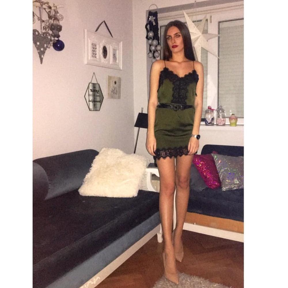 25P Serbian hot-Strajinovic starija droljica za perverzne