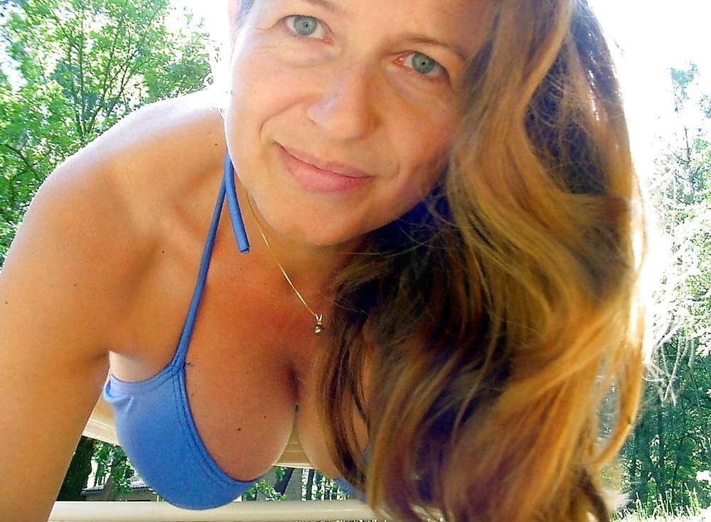 25P Busty milf