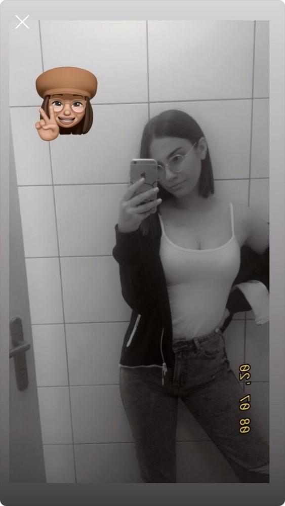 25P Serbian hot-Strajinovic mladja droljica za perverzne komenta