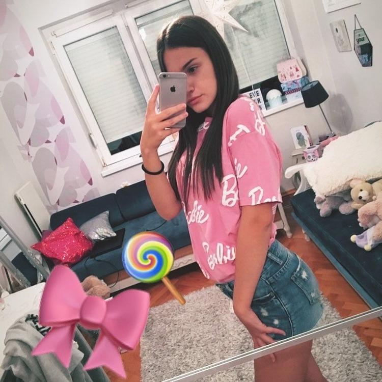25P Serbian hot-Strajinovic mladja droljica za perverzne komenta