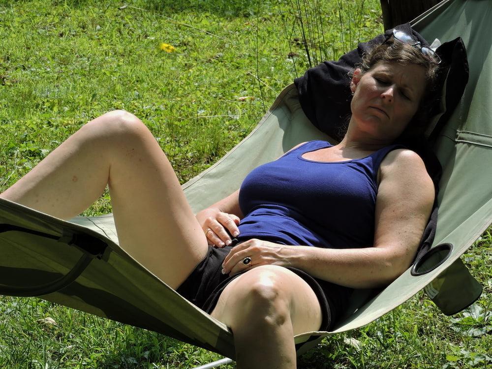 25P Busty milf