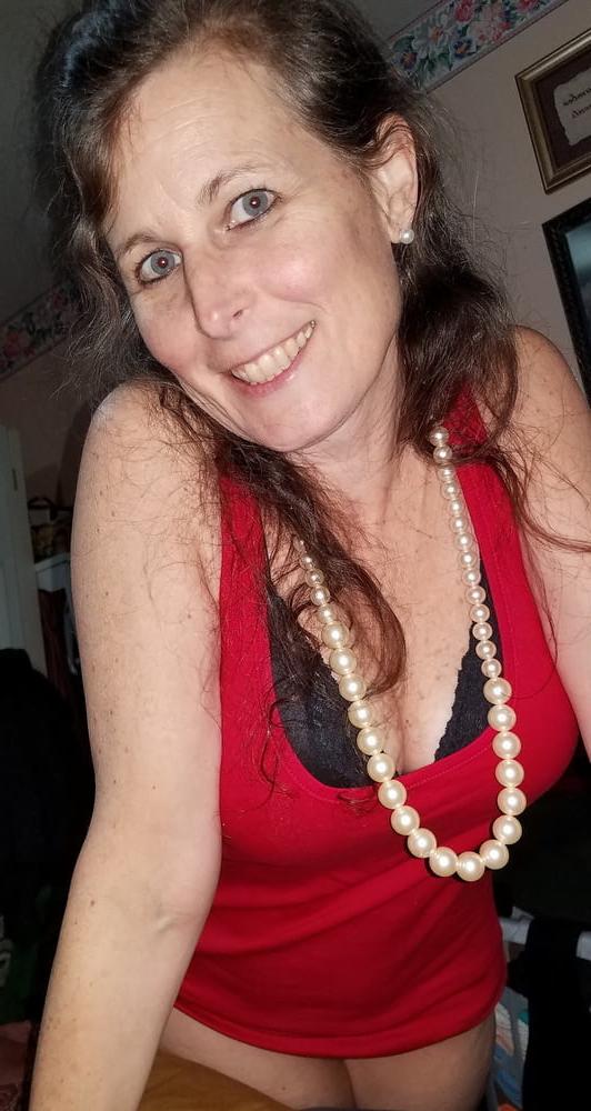25P Busty milf
