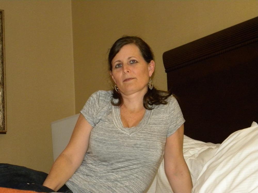 25P Busty milf