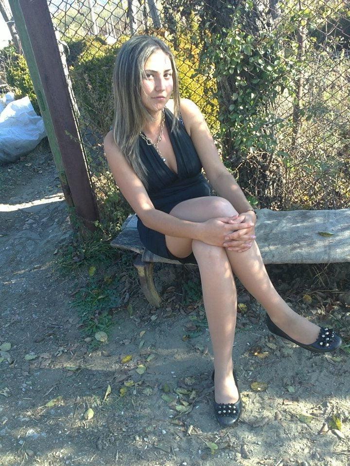 25P sexy females in tights pantyhose nylons 116
