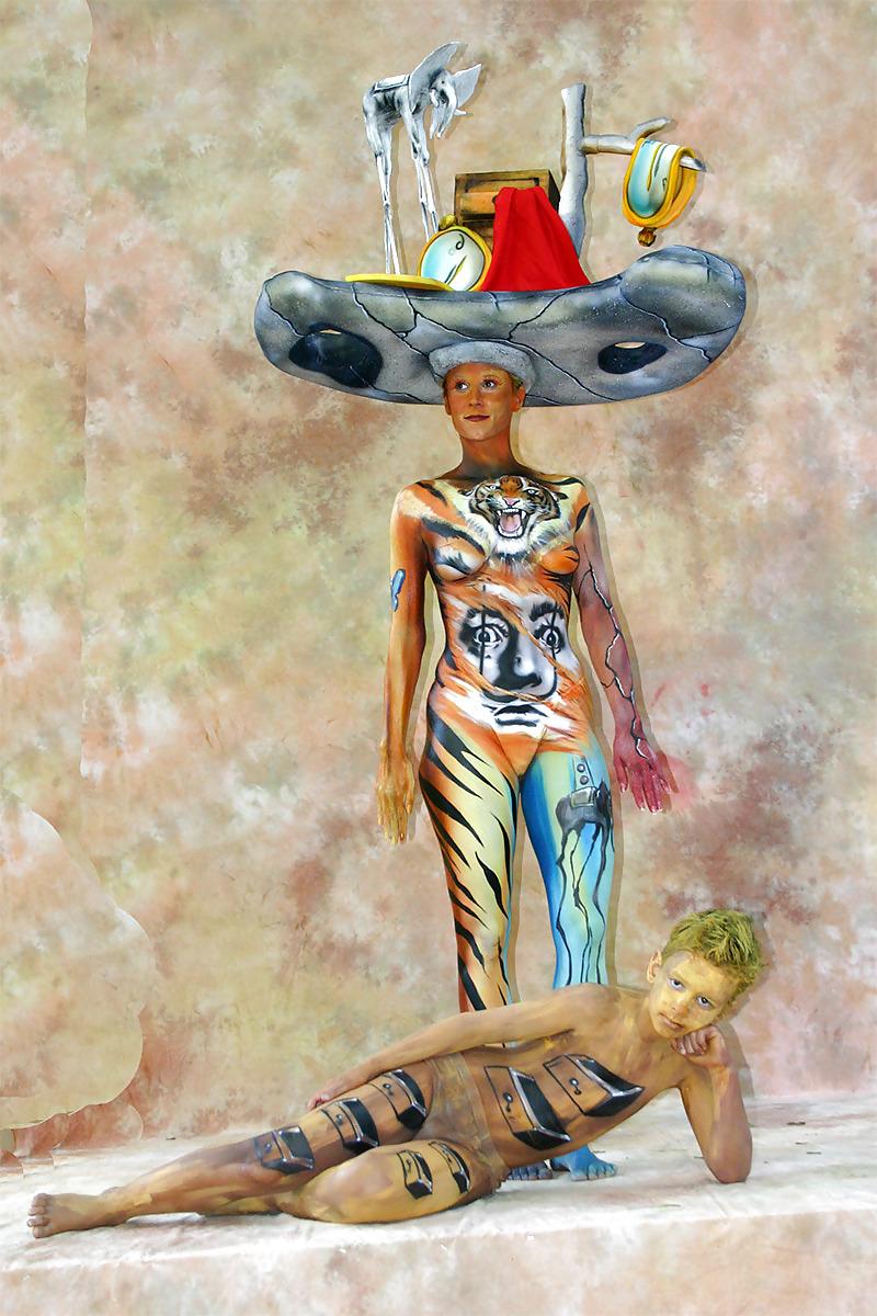 25P Body Painting