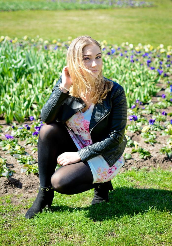 17P sexy ladies in pantyhose 4