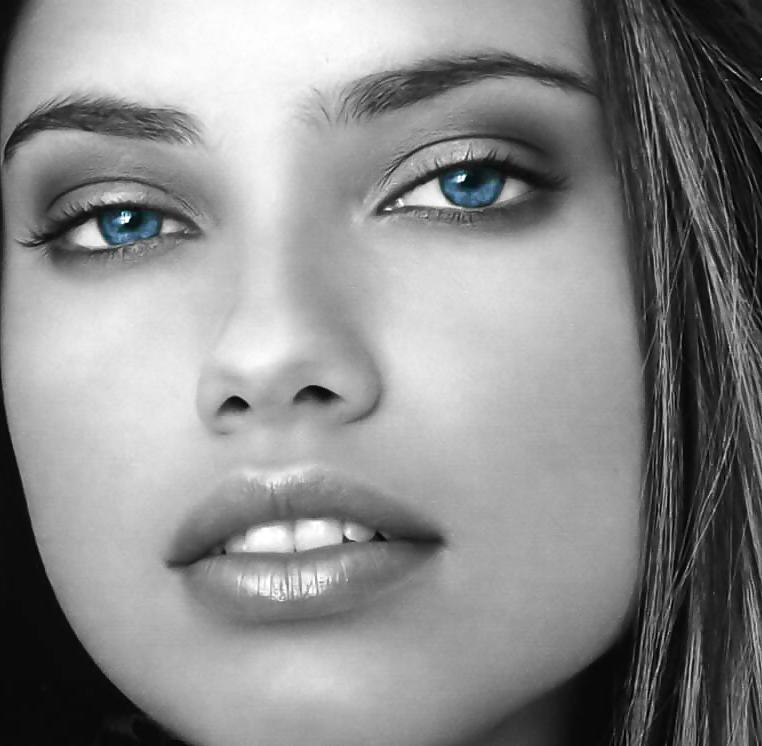 25P Beautiful Blue Eyes by TROC