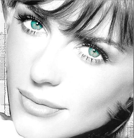 25P Beautiful Blue Eyes by TROC
