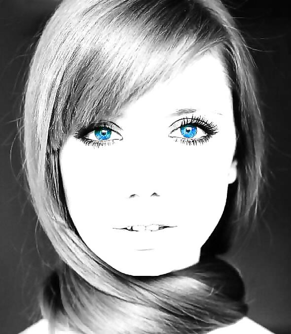 25P Beautiful Blue Eyes by TROC
