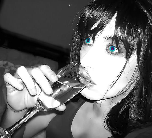 25P Beautiful Blue Eyes by TROC
