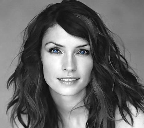 25P Beautiful Blue Eyes by TROC