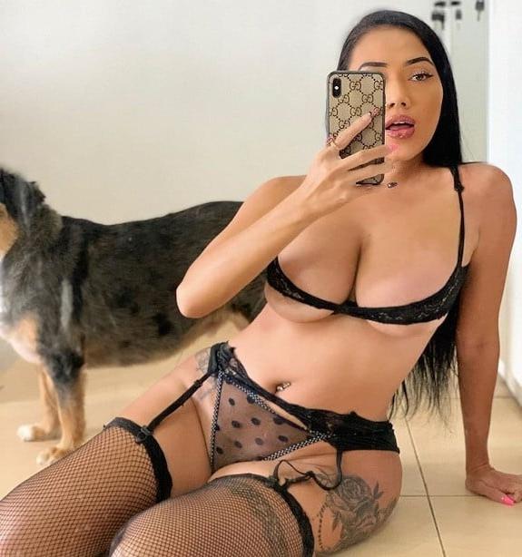 7P Busty Asian Model