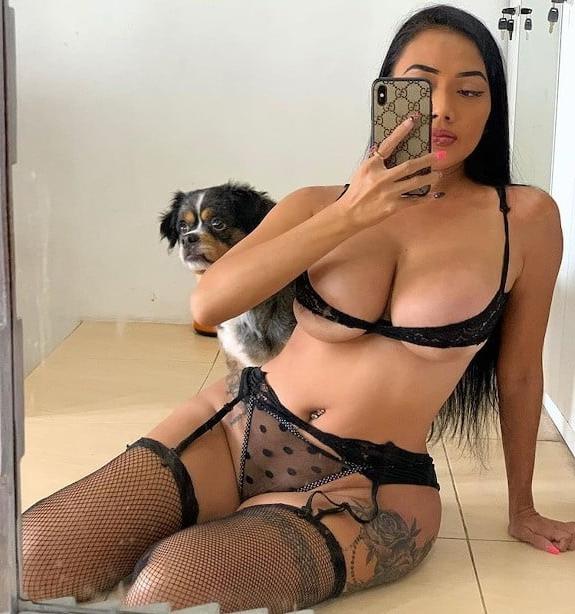 7P Busty Asian Model