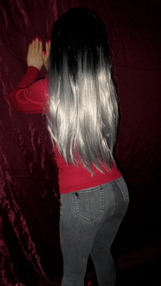 14P Gray Wig, Jeans &amp; Heels