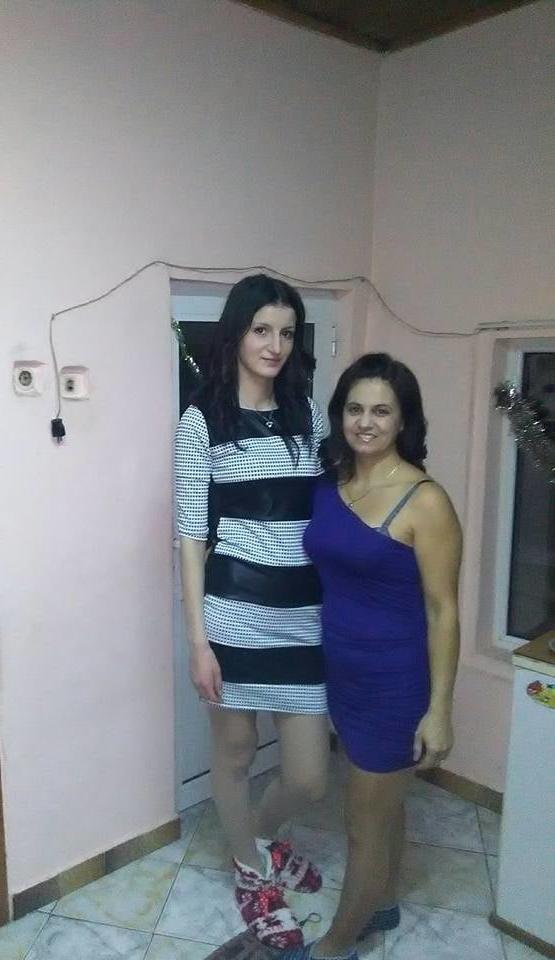 25P sexy females in tights pantyhose nylons 115
